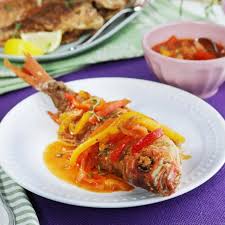 Whole fried red snapper w/spicy gravy